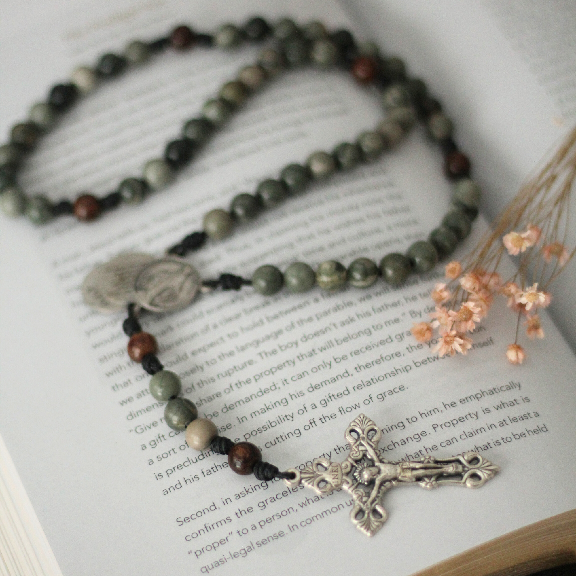Columba | Traditional Gemstone Rosary