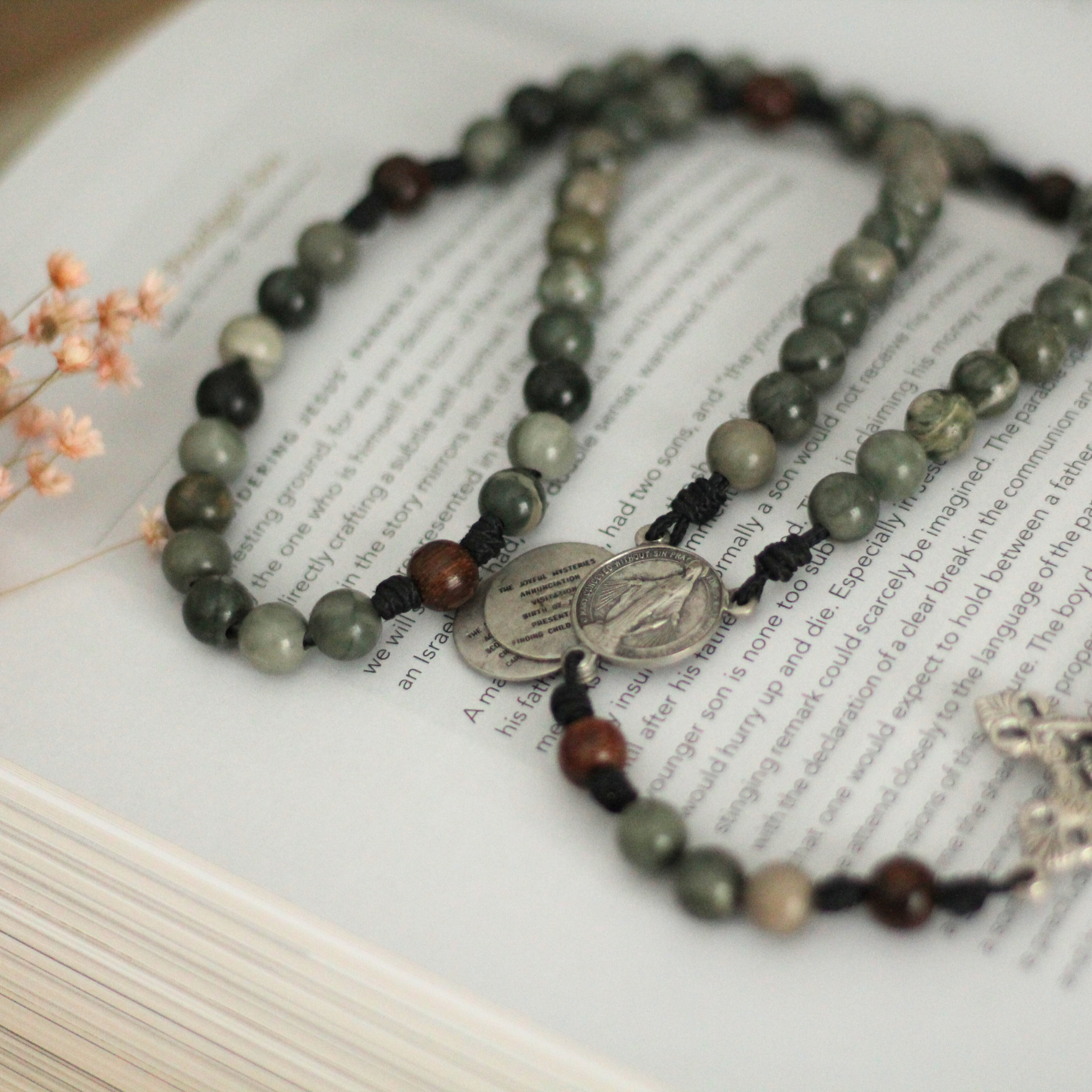 Columba | Traditional Gemstone Rosary