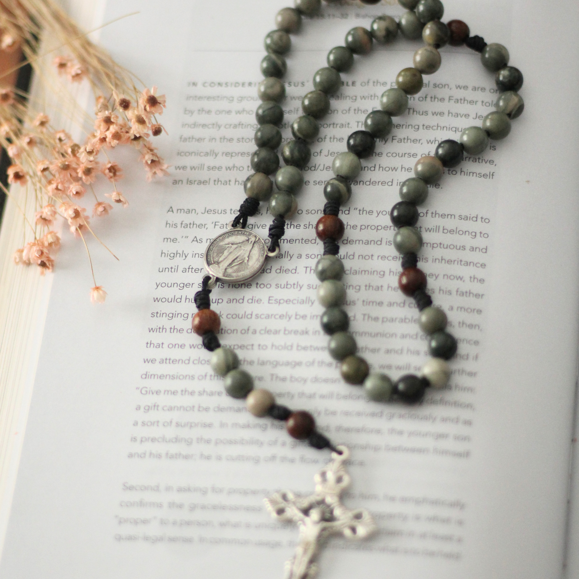 Columba | Traditional Gemstone Rosary