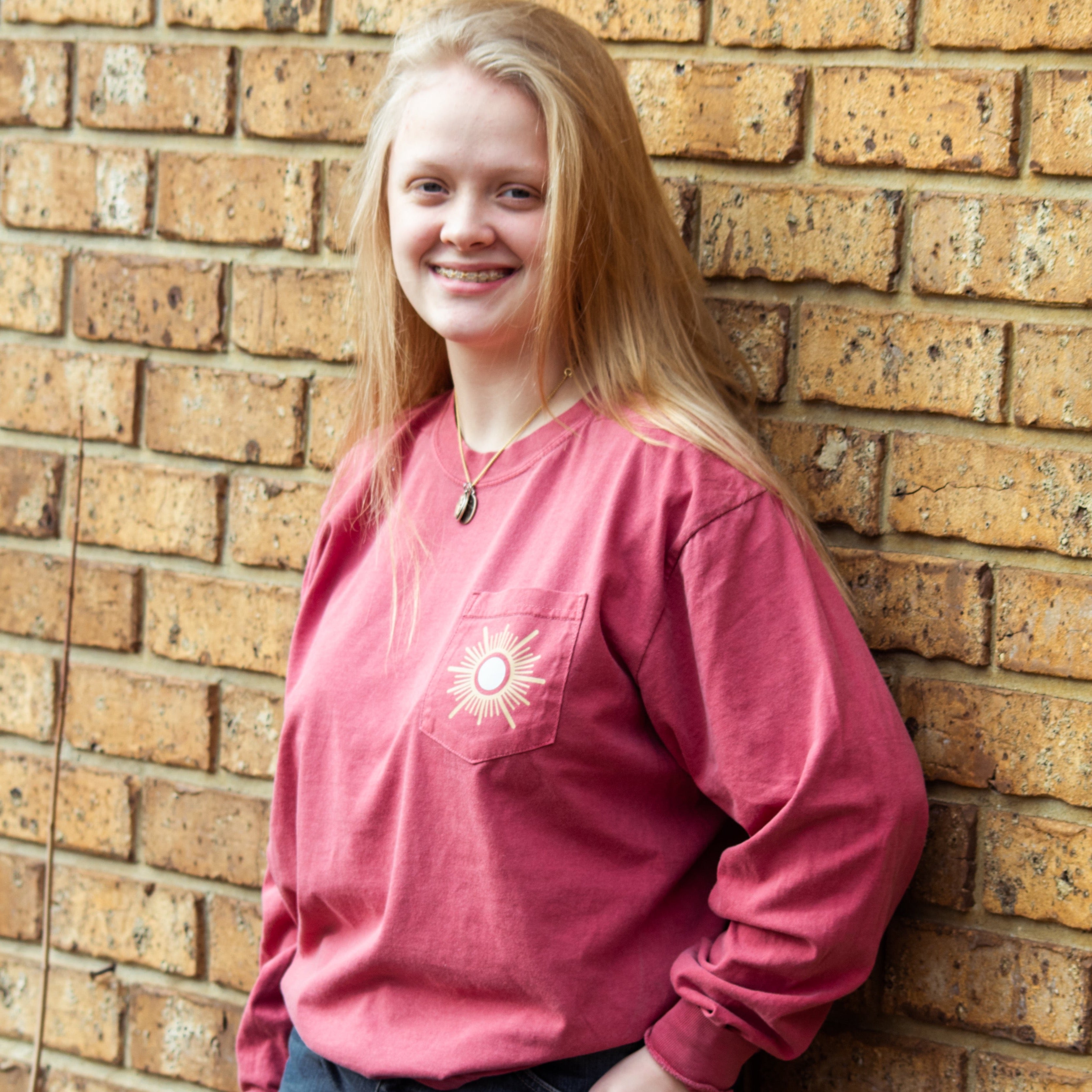 Queen and Pearl | Long Sleeve Pocket Tee