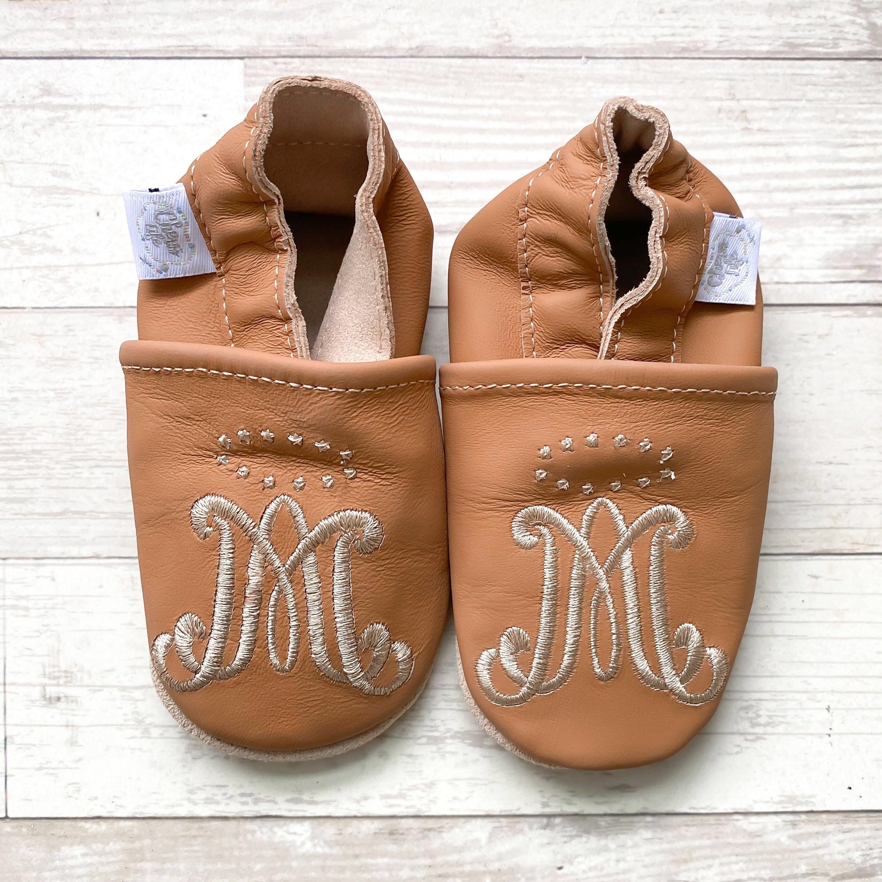 Emmaus Crib Shoes | Ave Maria | Caramel