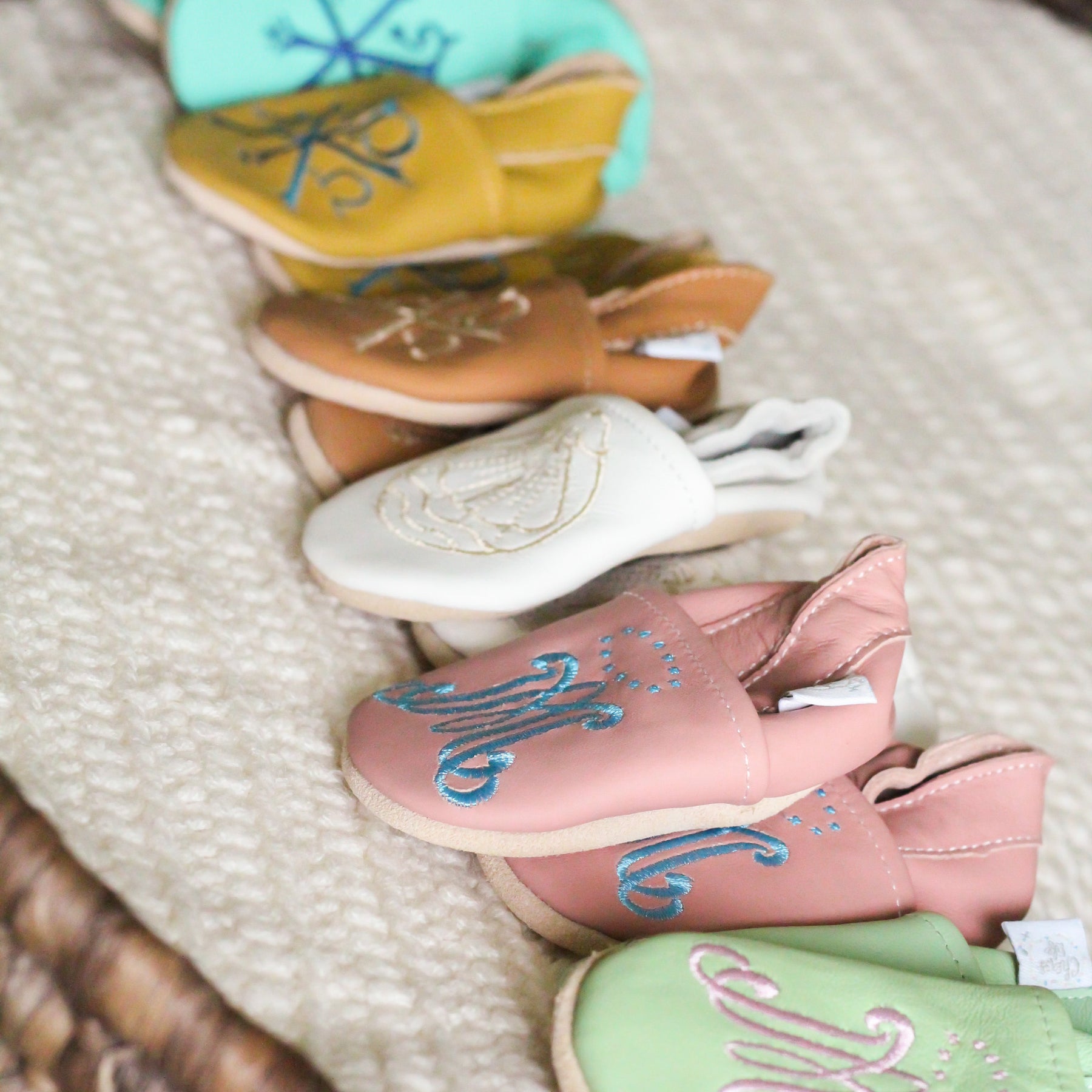 Emmaus Crib Shoes | Pink